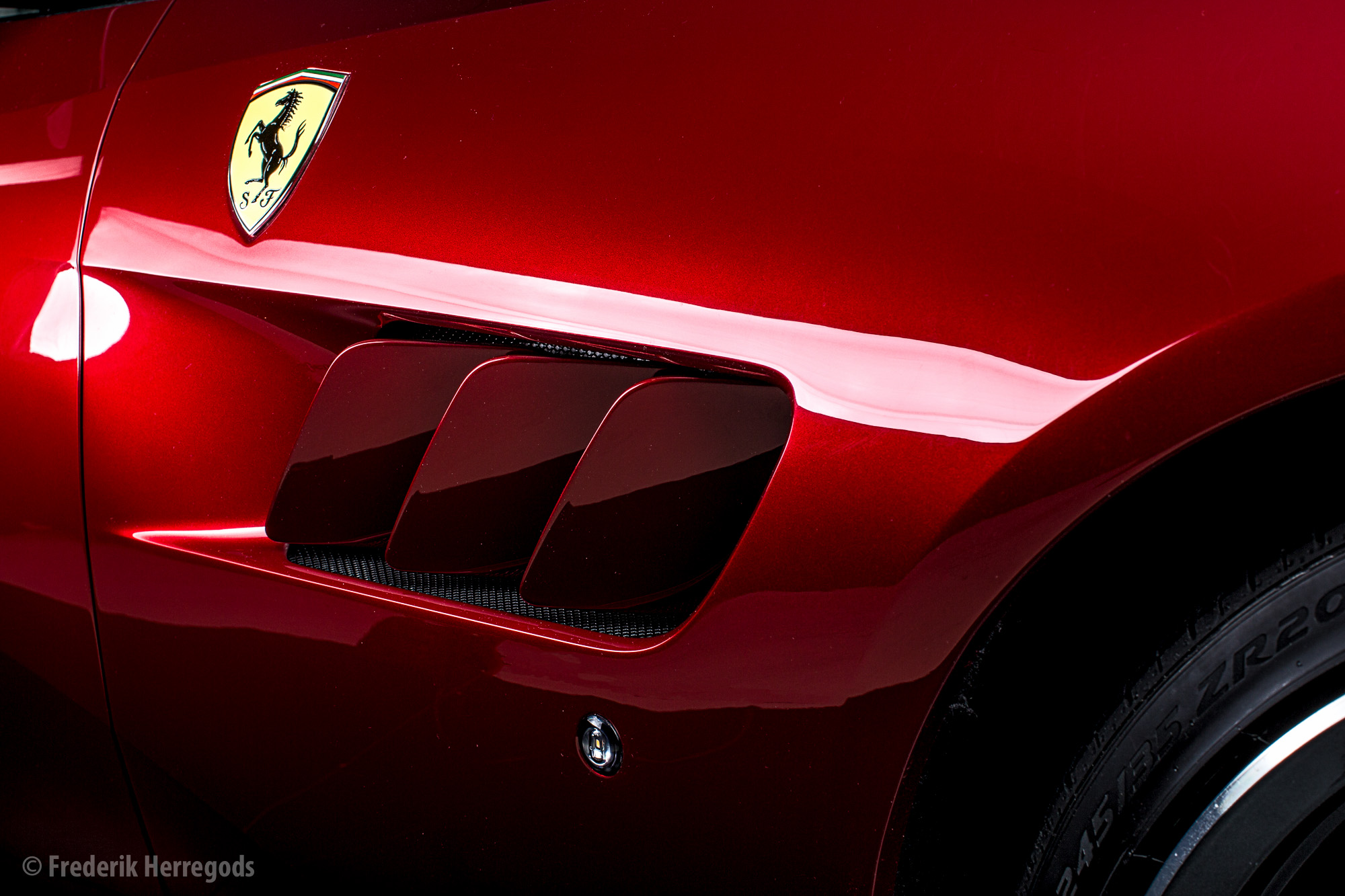 Ferrari GTC4Lusso up close
